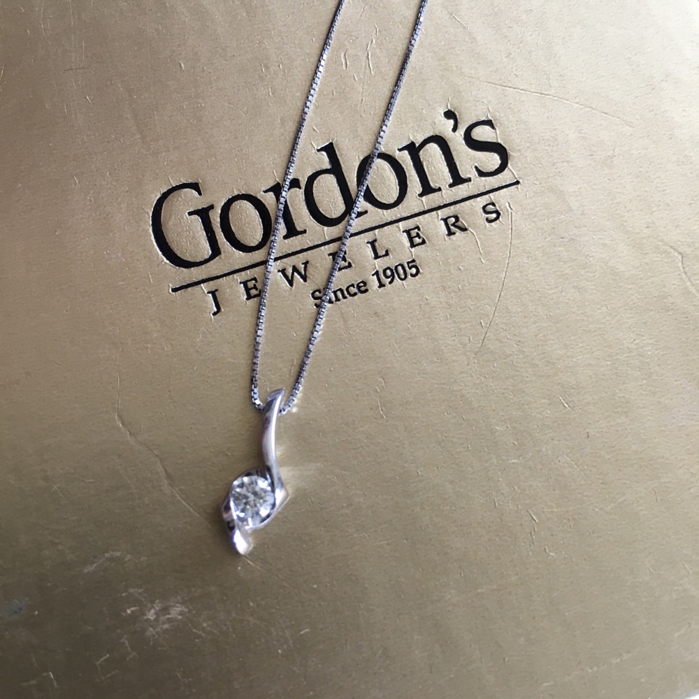 White gold Diamond necklace